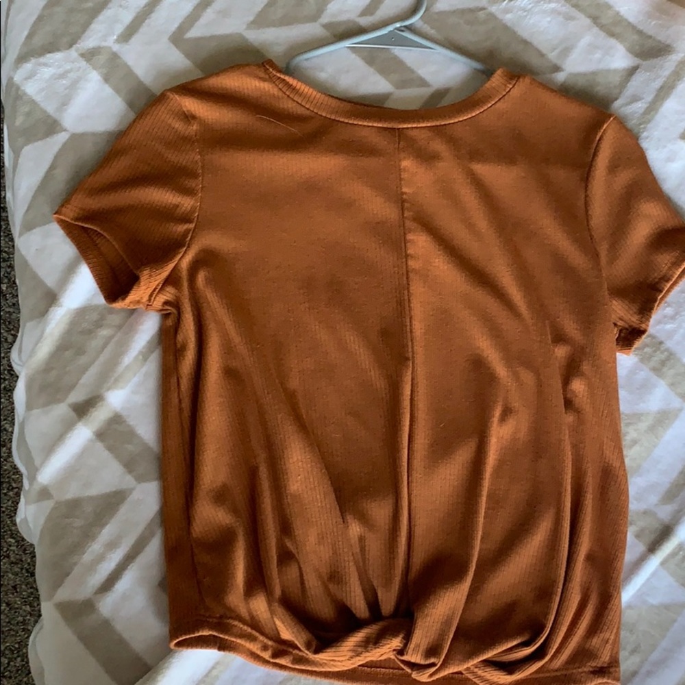 Knotted front short sleeve top